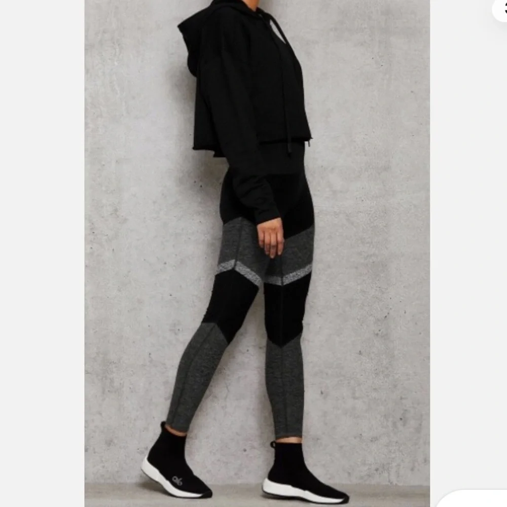 Alo Yoga Alosoft Sheila Legging in Black